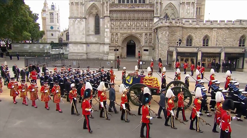 Kraliçe 2. Elizabeth’in resmi cenaze töreni yapıldı