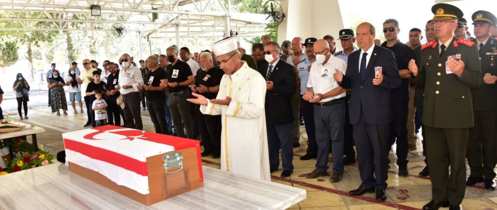 Şehit İbrahim Mehmet Goççino Gürsoy Lefkoşa Kabristanlığındaki şehitliğe defnedildi