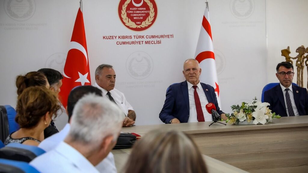 “Biriz, beraberiz ve hep birlikte Türk Milletiyiz”