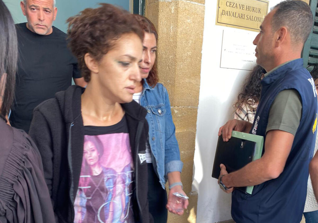 Uyuşturucuyu iç çamaşırına sakladı!