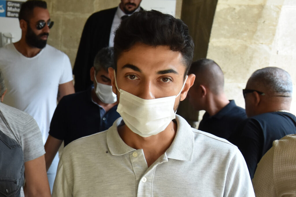 Oyun fişi çaldı, bozdurmak isterken yakalandı!