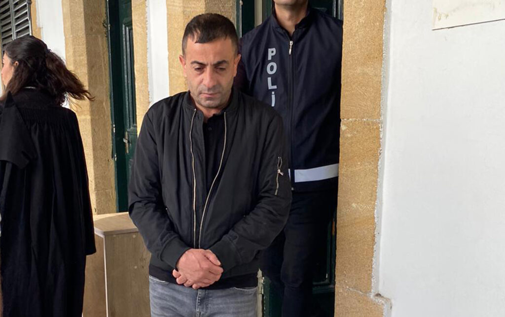 Üzerinden fotoğrafı sökülen TC kimliği bulundu!