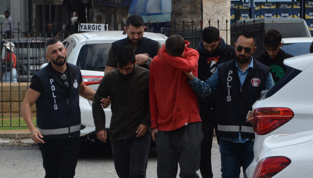 Kıskaç Operasyonu zanlıları mahkemeye çıkarıldı