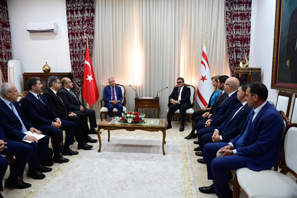 “Yaşanan sıkıntılarda, her zaman, her platformda yanımızda duran Türkiye Cumhuriyeti’dir”