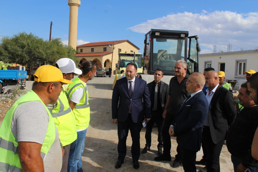 “Kırsal kesim altyapı çalışmalarında 16 köyümüzde toplam 45 km yol yapımına başlandı”