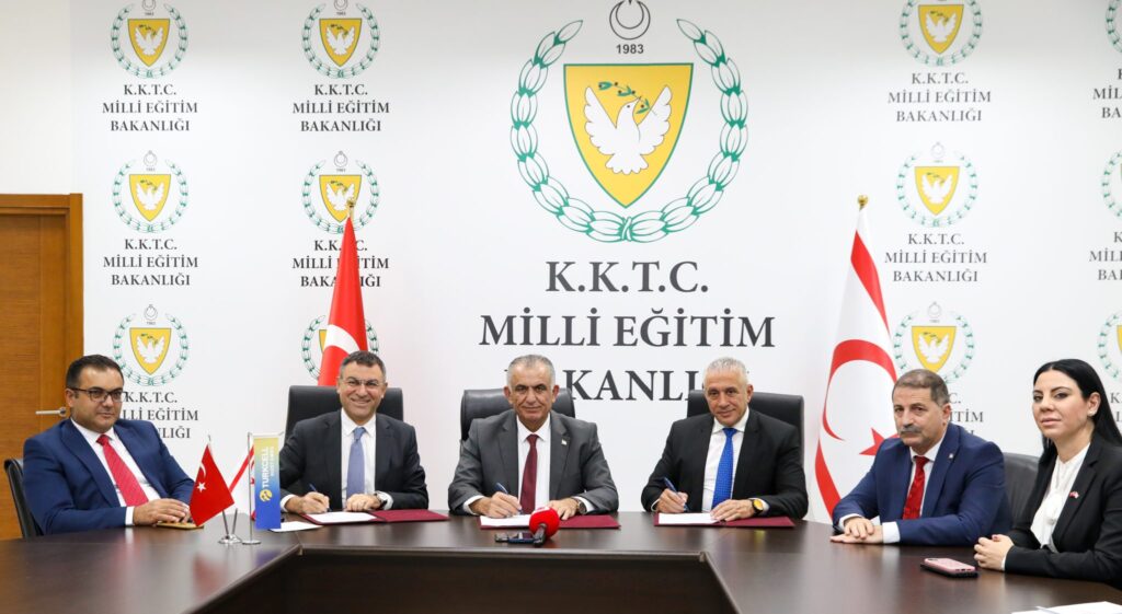 “Her yıl 300 kişiyi değişik sektörlerde, iş alanlarında yetiştirerek, meslek sahibi yapmayı hedefliyoruz”