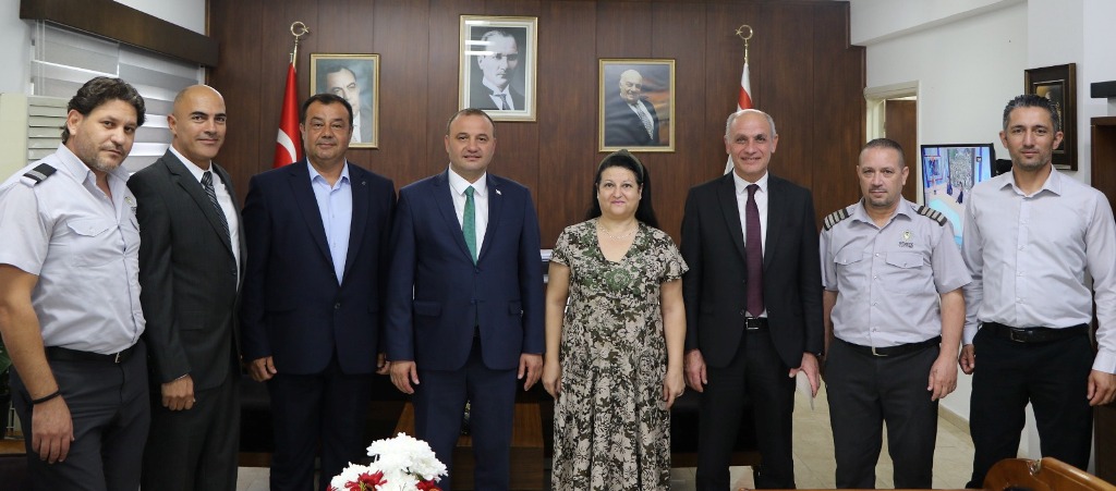“Devletine bağlı, halkın huzuru için çalışan sizleri canı gönülden kutluyorum”