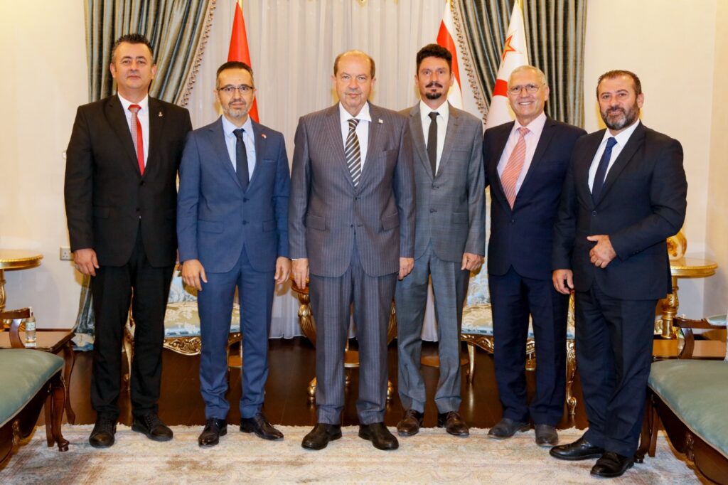 Cumhurbaşkanı Tatar, Kuzey Kıbrıs Satranç Federasyonu’nu kabul etti
