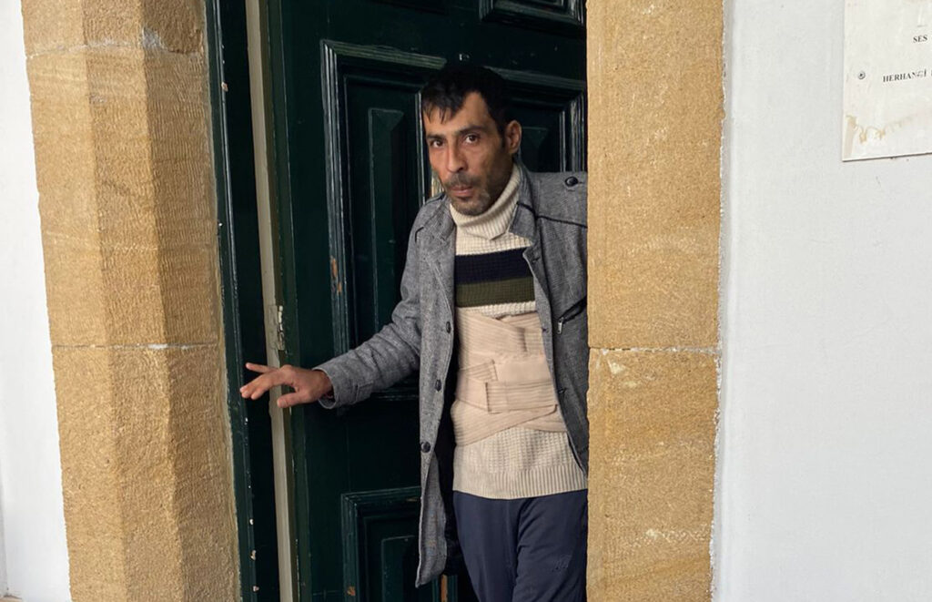 7 yıl önce çaldı, ülkeye girerken yakalandı!