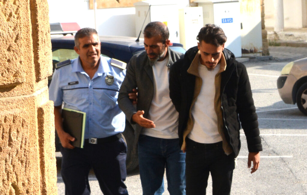 16 yaşındaki zanlı kartı müştekiye iade etmedi!