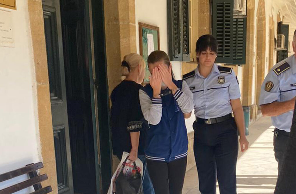 Ülkeye kara para ile gelen kadına 1 yıl hapis cezası