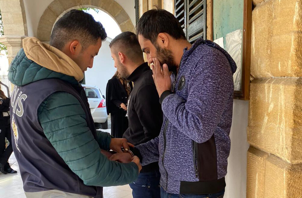 Önce çaldılar, sonra pişman oldular