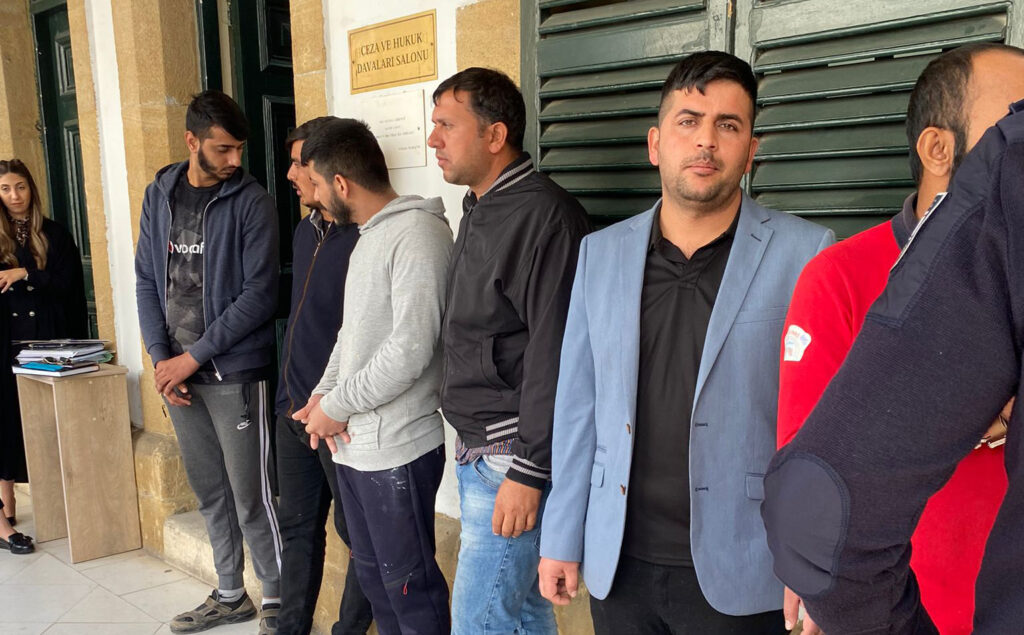 5 kişi kavgalı oldukları 1 kişiyi darp ettiler