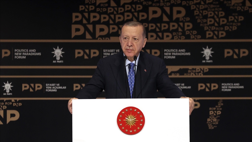 “Siyaset, usta bir satranç oyuncusu gibi bugünden yarını planlamak demektir”