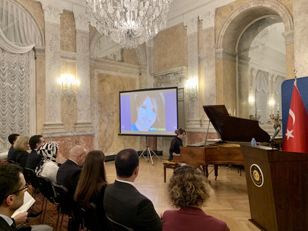 Piyanist Rüya Taner, Viyana’da resital verdi