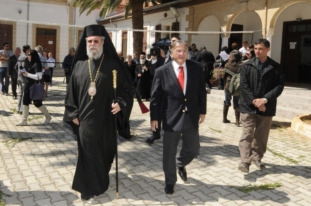 Rum Ortodoks Kilisesi Başpiskoposu II. Hrisostomos hayatını kaybetti