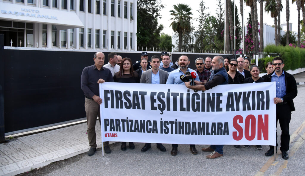 “Kurumlarımızı verimliliği düşünmeden, niteliği düşünmeden dolduruyorlar”