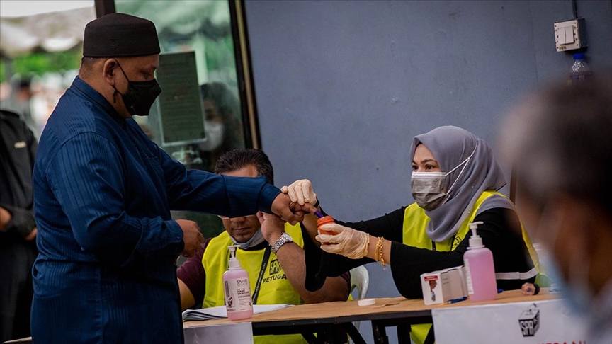 Malezya’da 15. genel seçim için oy kullanma işlemi başladı