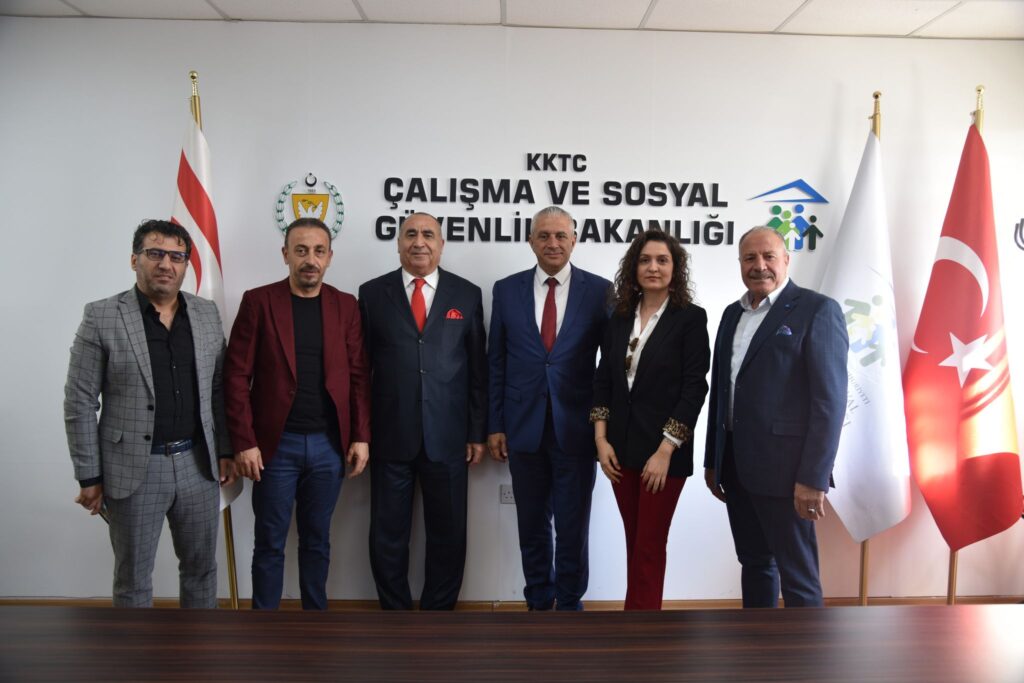 “Yatırımların artmasıyla hem ekonomimiz gelişecek hem de çalışma yaşamı düzen ve disiplin altına girecektir”