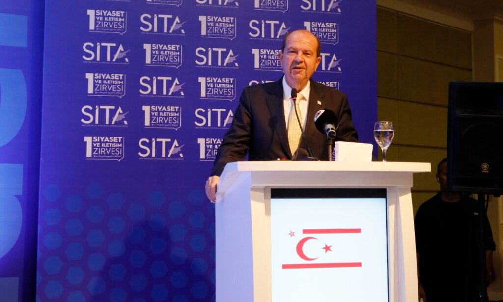 “Hepimizin görevi halktan gelen samimi ve gerçek sesi duyabilmektir, okuyabilmektir”