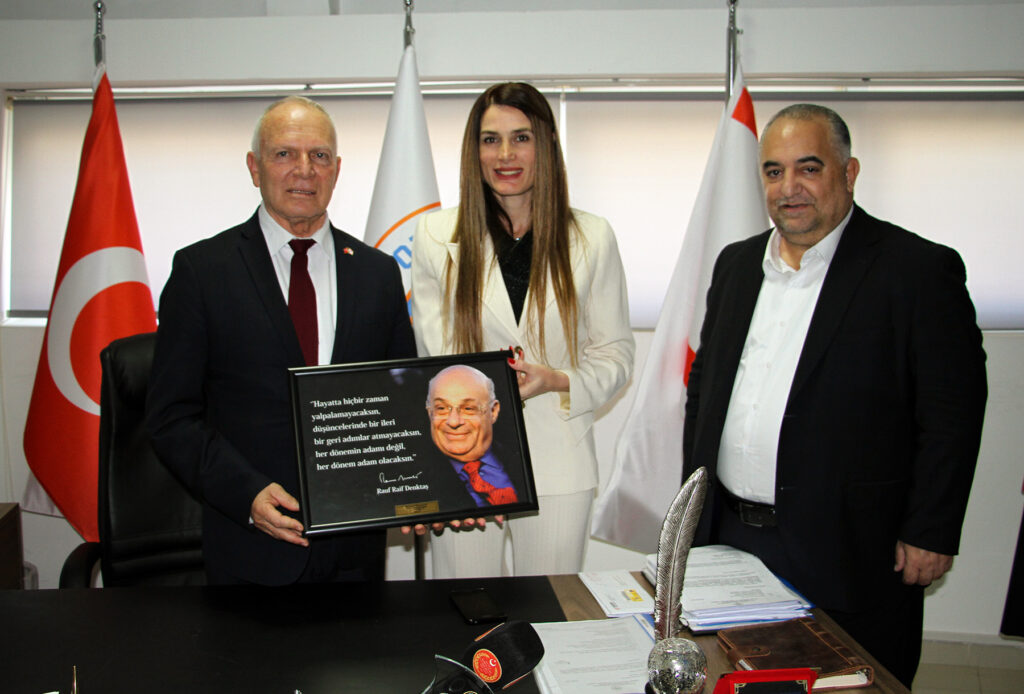 “Cumhuriyetten ve 15 Kasım’dan vazgeçmeyeceğiz”
