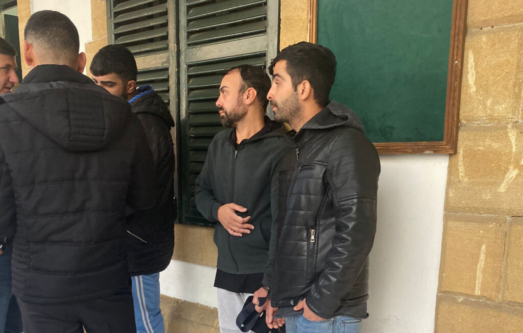 Oturum izni için arkadaşının yerine kan verdi!
