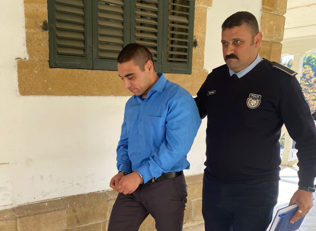 Paraları Güney’e kaçırmıştı!