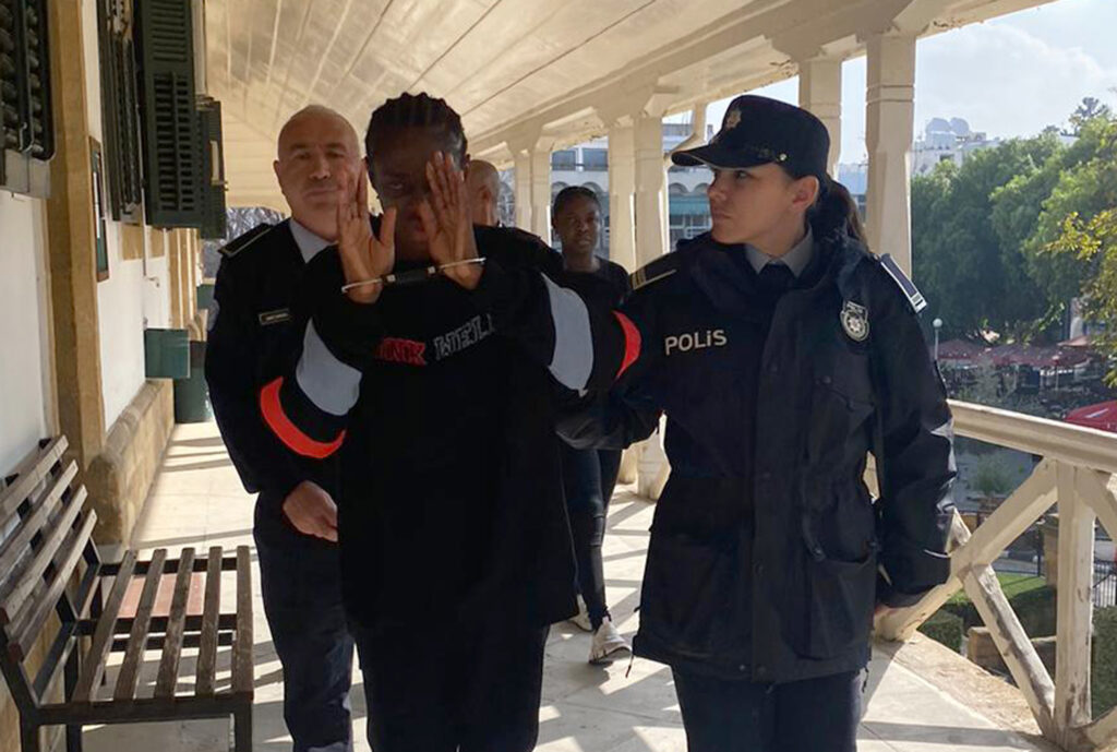Uyuşturucu kuryesine 11 yıl!