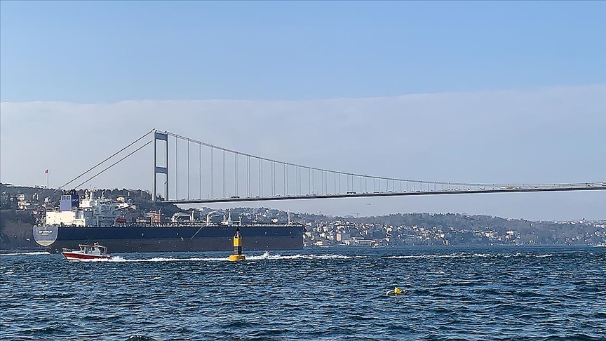 İstanbul Boğazı’nda gemi trafiği çift yönlü durduruldu