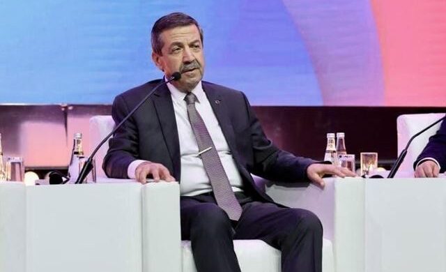 “Burada olanların, Kıbrıs Türkleri’nin çektiği mezalimden haberi olan var mı!” “