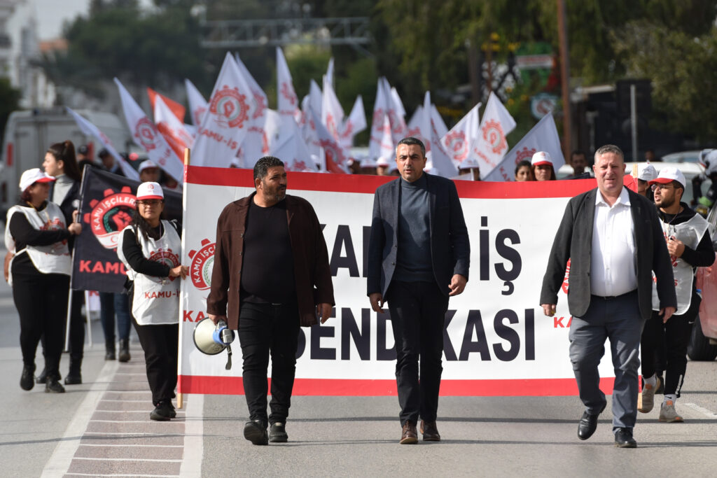“Bu insanları okullara leylekler mi bıraktı?”