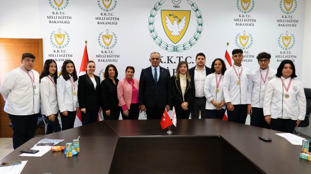 “Sizin becerilerinize ve en iyi şekilde yetişmenize çok ihtiyacımız var”