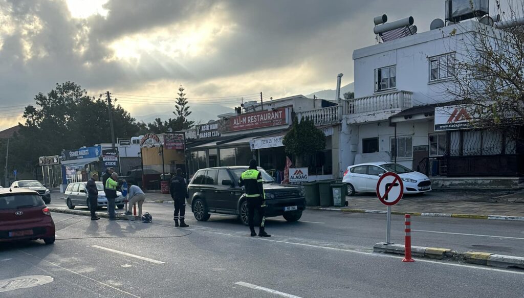 Girne’de sabah trafiğe açılan yol ‘aşırı sürat yapıldığı’ gerekçesiyle trafiğe kapatıldı