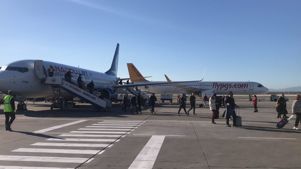 Ercan Havalimanı beş günde 345 uçak ve 43 bin 241 yolcuya hizmet verdi