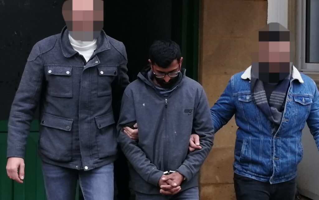 Aracında ve evinde uyuşturucu bulundu!