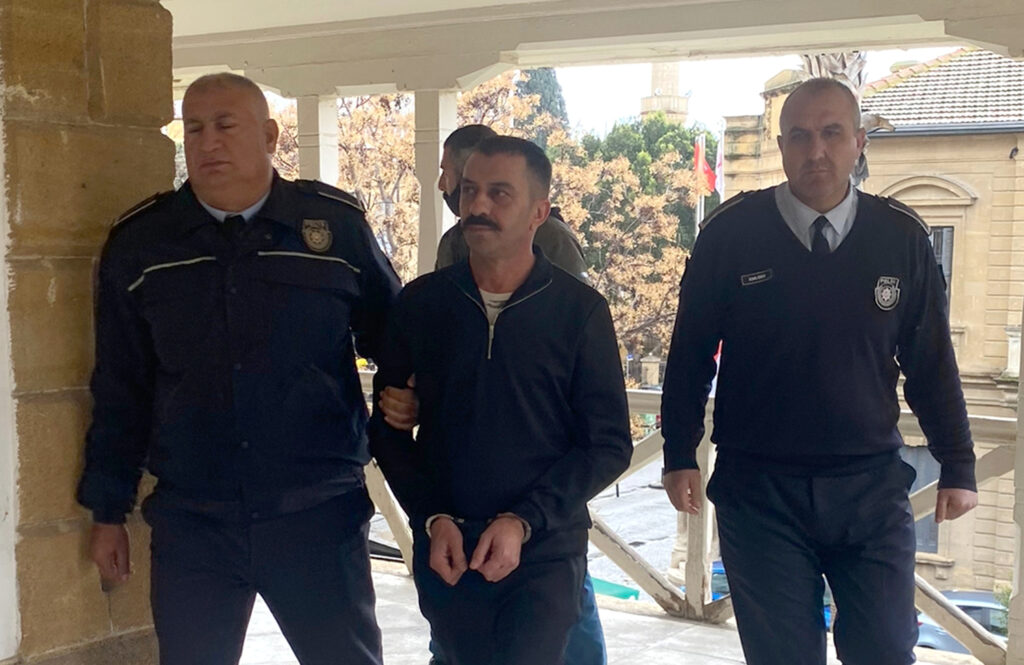 İnsan kaçakçısına 2 yıl hapis cezası