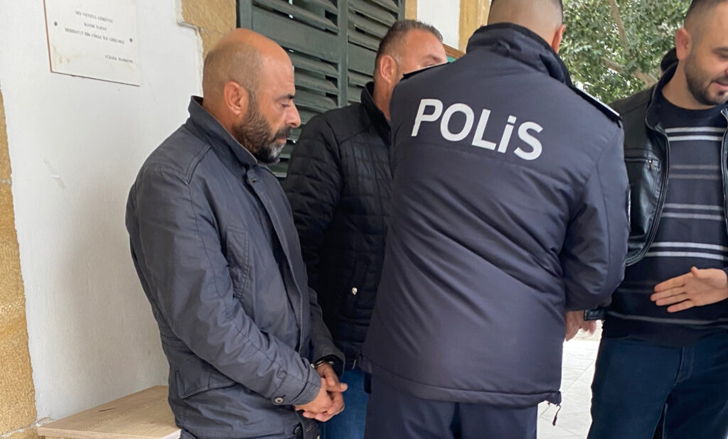 Aynı forklifti iki farklı kişiye satmıştı