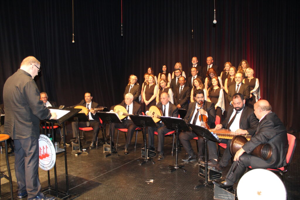 Girne Belediyesi Türk Sanat Müziği Topluluğu 25. Yıl Konserlerinin ilki dün akşam yapıldı