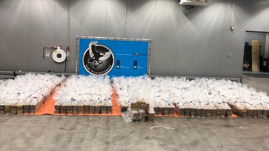 Hollanda’nın Rotterdam Limanı’nda bir haftada yaklaşık 5 ton kokain ele geçirildi