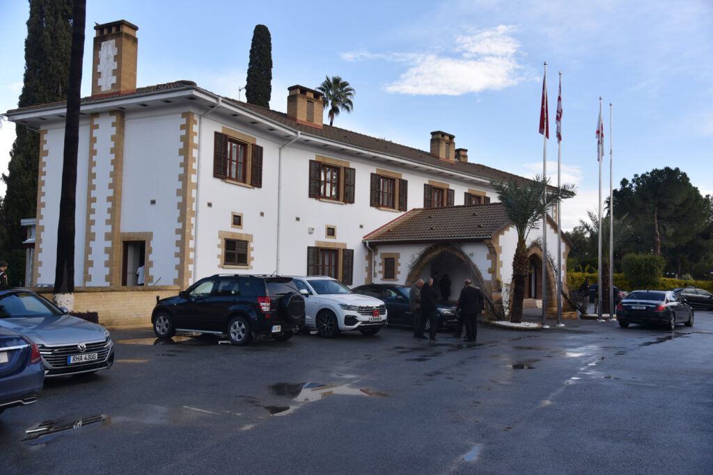 “Adıyaman’da enkaz altında kalan öğrencilerin kurtarılması için her şey yapılıyor”
