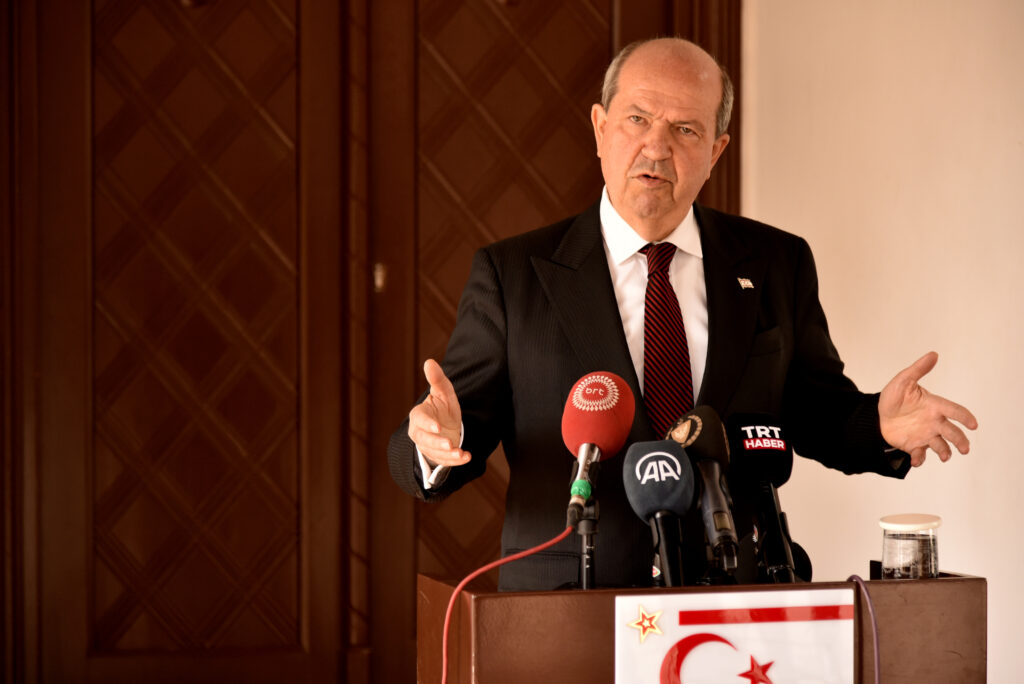 “Resmi görüşmelere ancak ve ancak egemen eşitliğimizin kabulüyle katılacağımızı yeniden ifade ettim”