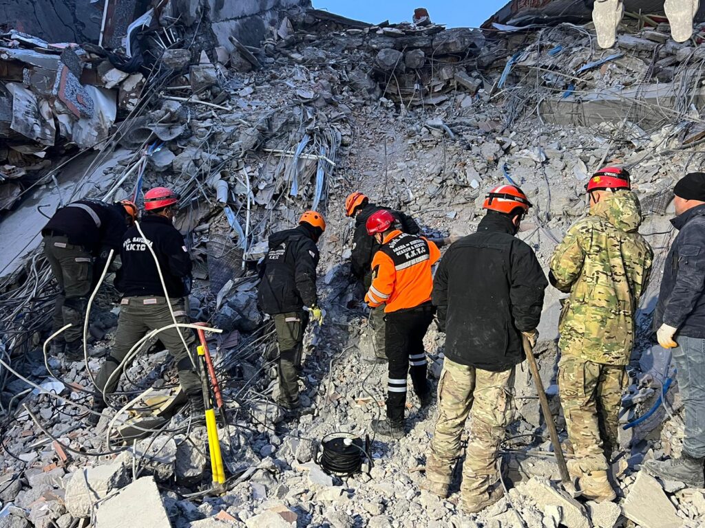 İsias Hotel’de 6 naaşa daha ulaşıldı, depremde kaybedilen KKTC vatandaşı sayısı 32’ye yükseldi
