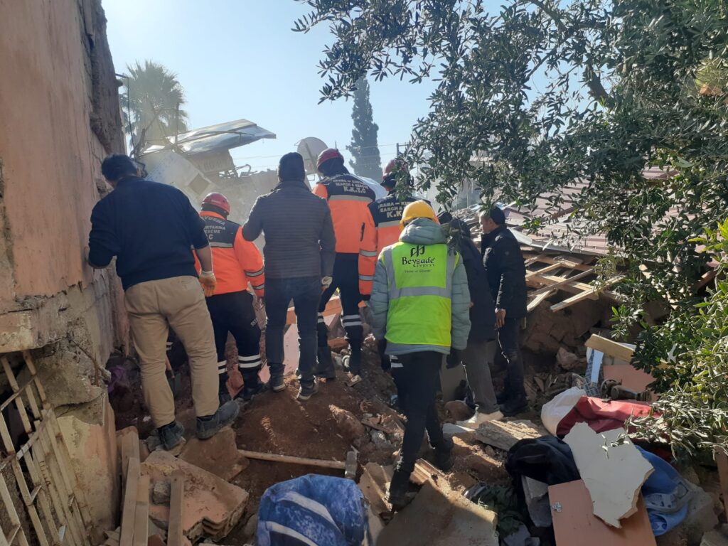 Hatay’da enkaz altında kalarak hayatını kaybeden 2 KKTC vatandaşı daha bulundu