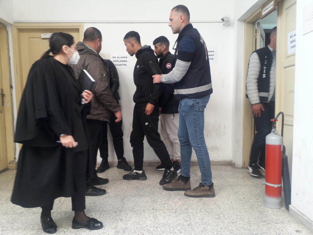 7 gün daha tutuklu kalacaklar