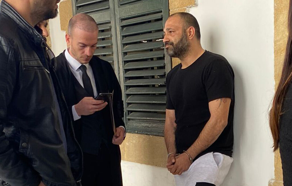 Yüklü miktarda uyuşturucu ve nakit para bulundu
