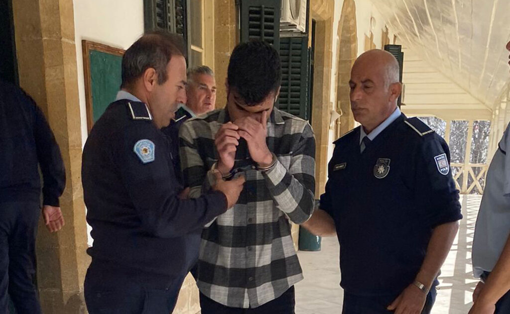 Kız arkadaşının kulak zarının delinmesine neden olmuştu!