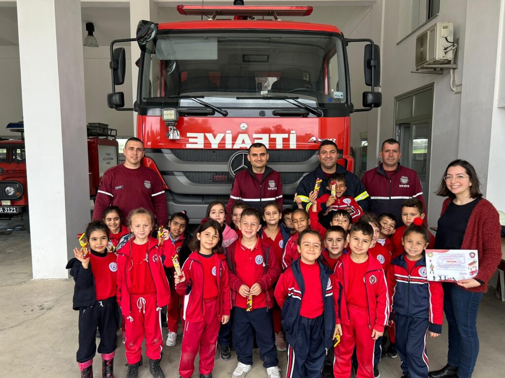 İtfaiye Müdürlüğü tarafından küçük çocuklar “Ateş Avcısı” olarak görevlendiriliyor