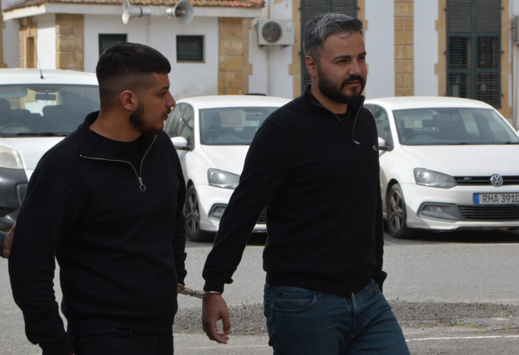 522 adet yeşil reçete tabi ilaçla yakalanmışlardı