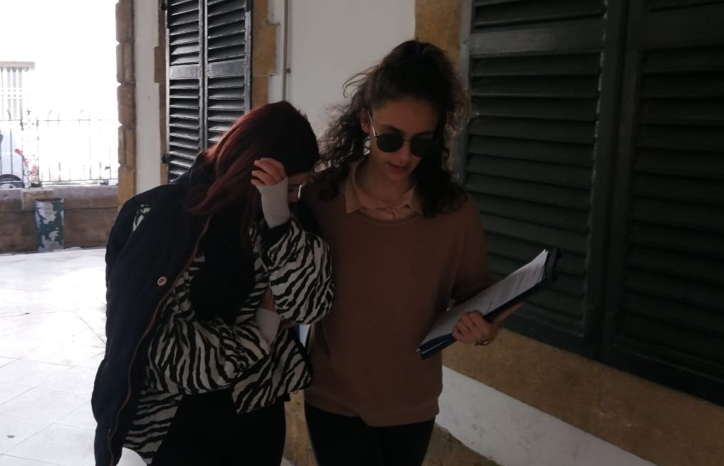 Arkadaşının pırlanta yüzüğünü çaldı