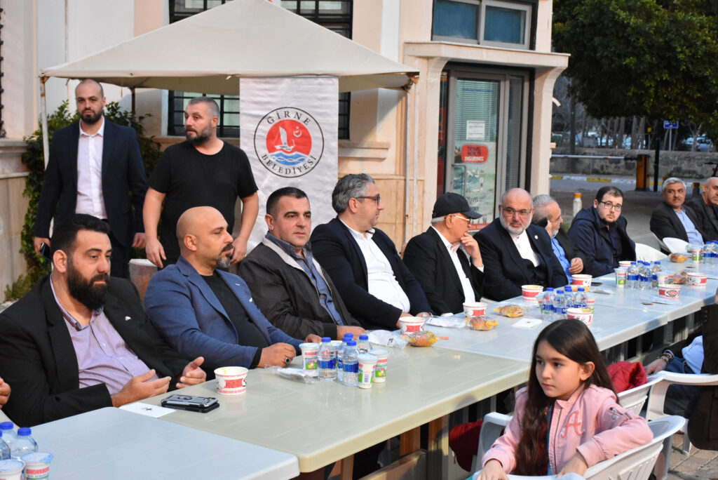 “Herkes ile yan yana dün de oturdum yarın da oturacağım”